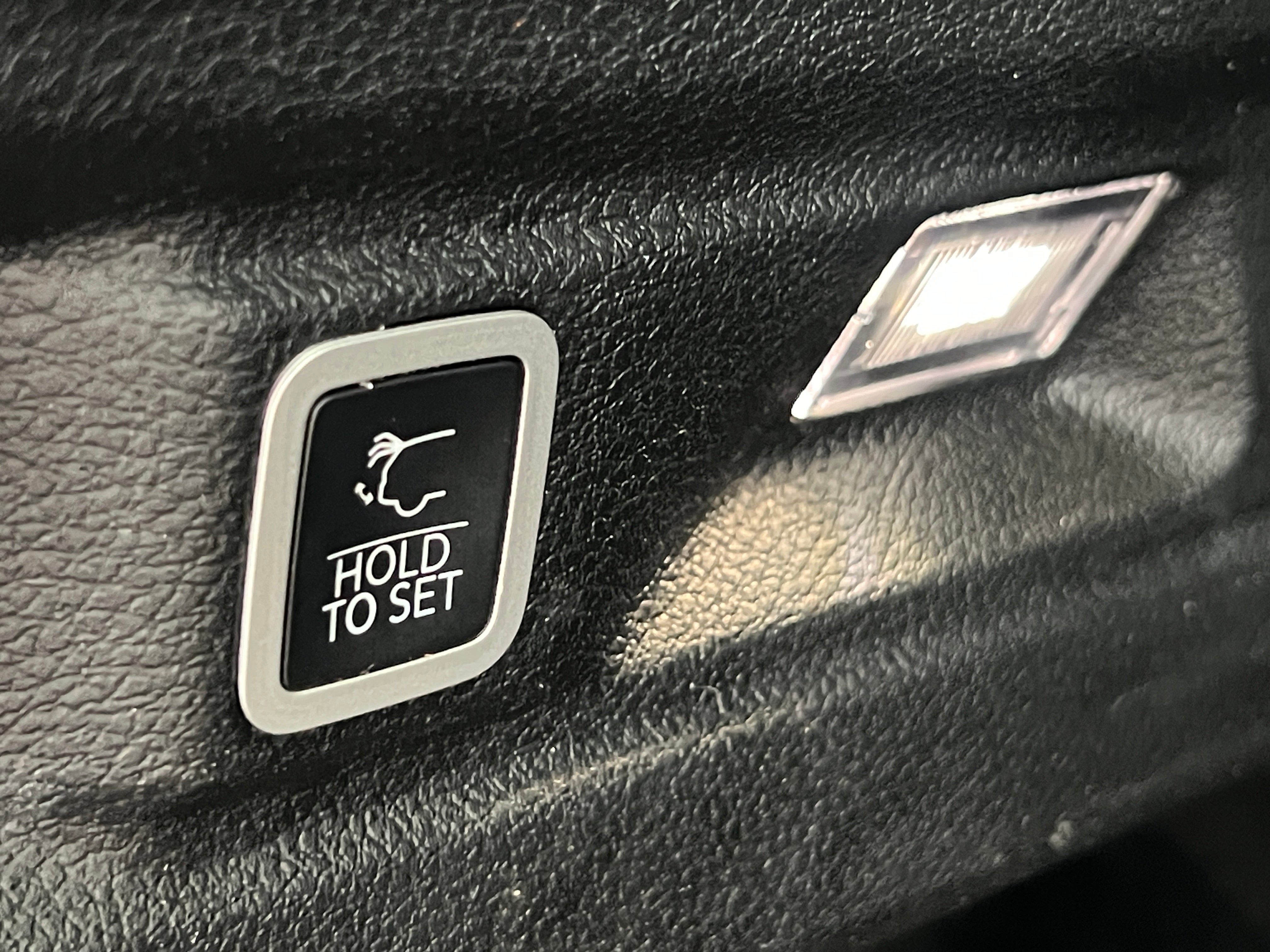 jeep grand cherokee l 2023 1C4RJKBG6P8702345 image jeep grand cherokee l 2023 1C4RJKBG6P8702345 image